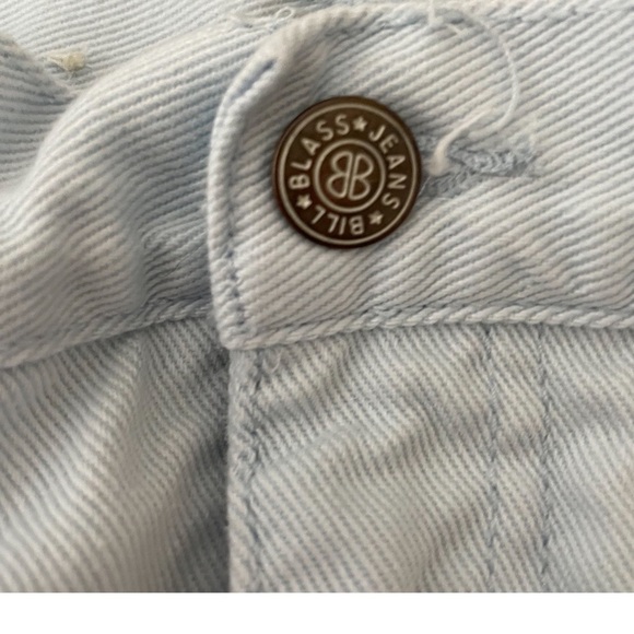 VINTAGE Boutique Custom Distressed Cutoffs - Picture 3 of 11